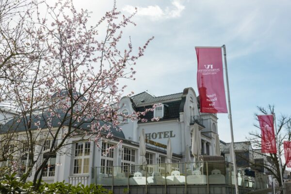 Außenansicht Haupthaus (1)
